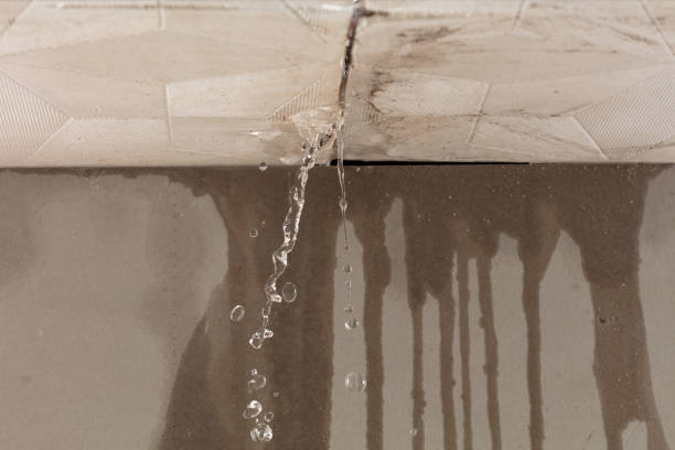 Professional Sewage Cleanup technician working in Stratford, OK